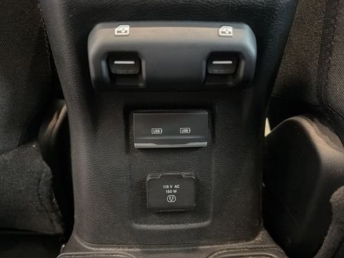 Used 2024 Jeep Wrangler Unlimited Sahara AWD/4WD image 15
