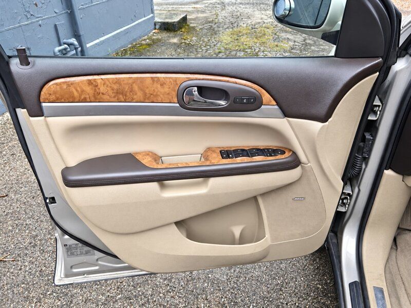 Used 2010 Buick Enclave CXL w/ Trailering Provision Package AWD/4WD image 35