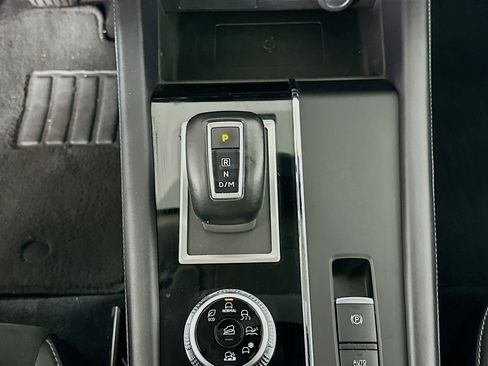 Used 2024 Mitsubishi Outlander SE image 24