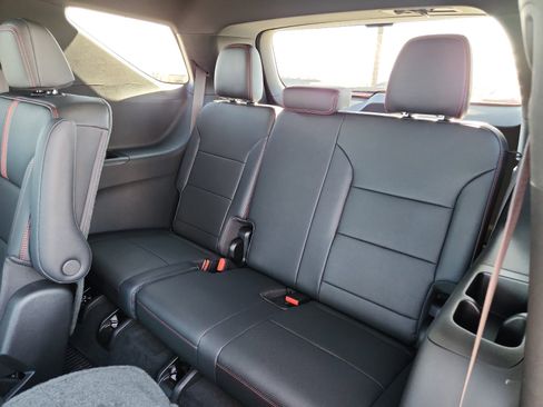 New 2026 Chevrolet Traverse RS w/ LPO, Floor Liner Package image 9