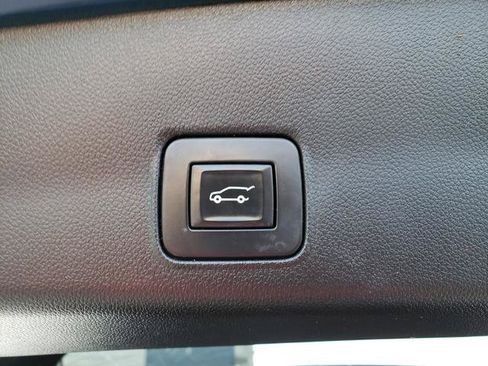 Used 2021 Chevrolet TrailBlazer LT w/ Sun and Liftgate Package AWD/4WD image 10