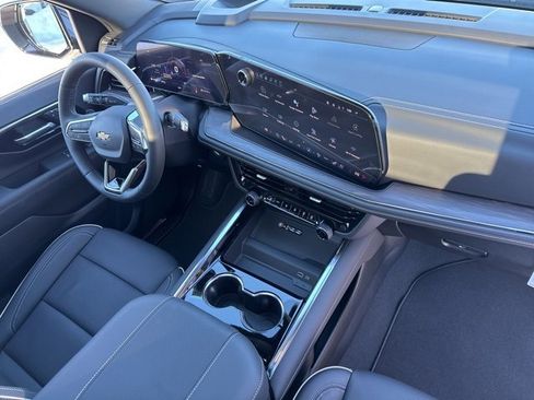 New 2026 Chevrolet Suburban Premier w/ Sun And Tow Package image 44