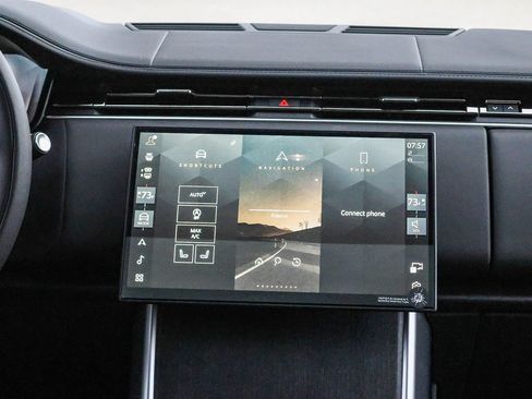 New 2025 Land Rover Range Rover Long Wheelbase SE image 27