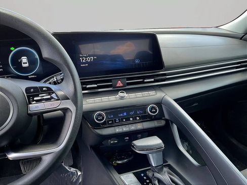 Certified 2024 Hyundai Elantra SEL FWD image 9