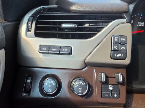 Used 2020 GMC Yukon Denali w/ Denali Ultimate Package AWD/4WD image 20