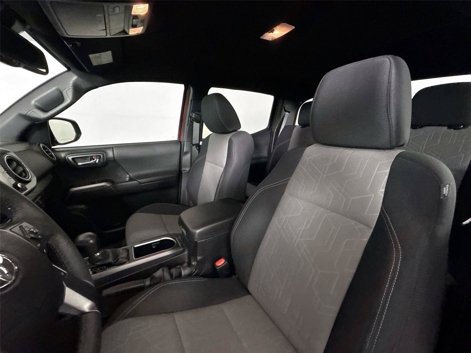Used 2023 Toyota Tacoma TRD Sport w/ Technology Package AWD/4WD image 3