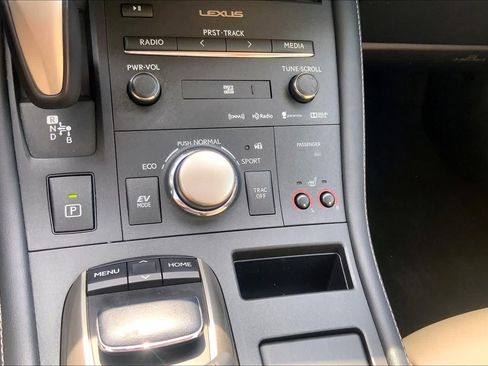 Used 2014 Lexus CT 200h FWD image 31