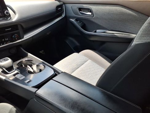 Used 2023 Nissan Rogue SV image 13