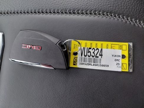 Used 2025 GMC Yukon Denali AWD/4WD image 36