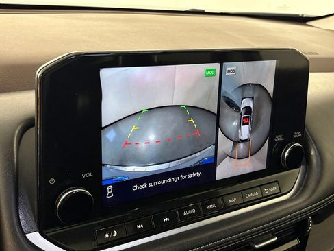 Used 2022 Nissan Rogue Platinum w/ Head-Up Display Package FWD image 26