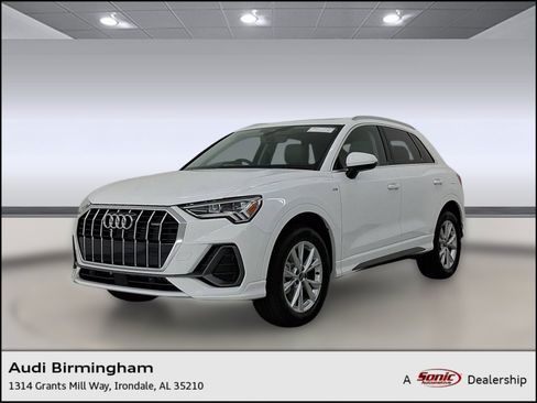 Certified 2025 Audi Q3 2.0T Premium w/ Convenience Package AWD/4WD image 1