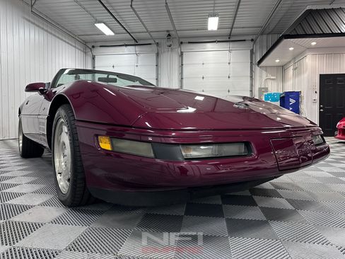 Used 1993 Chevrolet Corvette Convertible RWD image 24