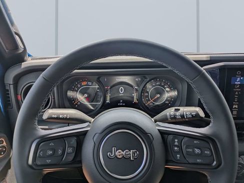 Used 2026 Jeep Wrangler Unlimited Rubicon AWD/4WD image 28