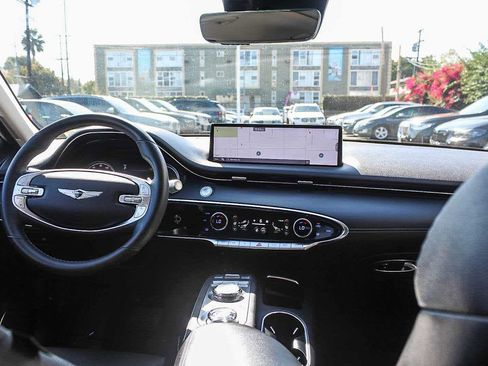 Used 2023 Genesis GV70 2.5T w/ Select Package image 12