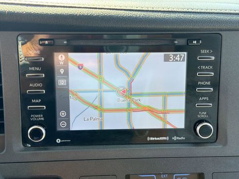 Used 2018 Toyota Sienna XLE w/ XLE Navigation Package FWD image 20
