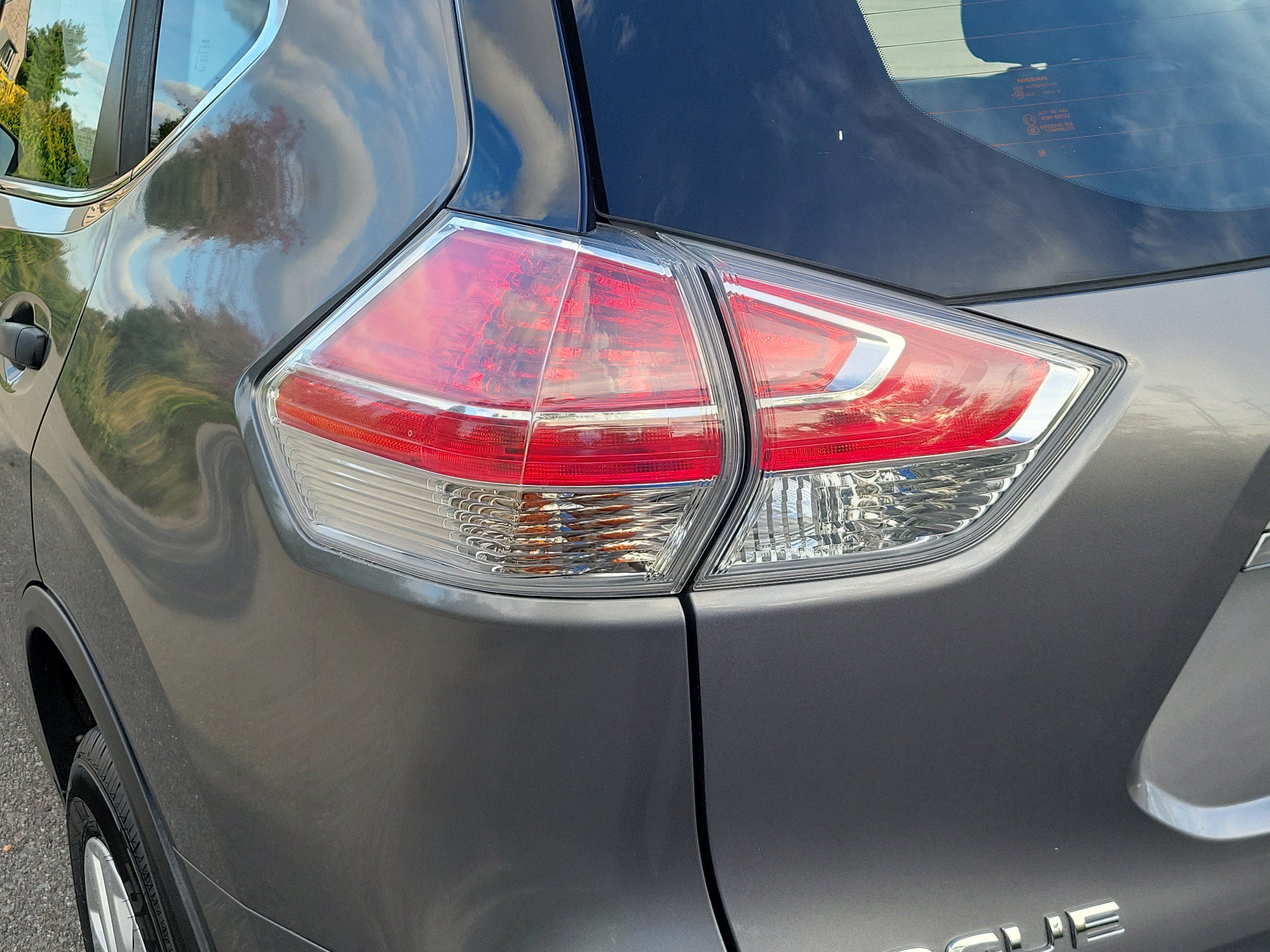 Used 2016 Nissan Rogue S AWD/4WD image 11