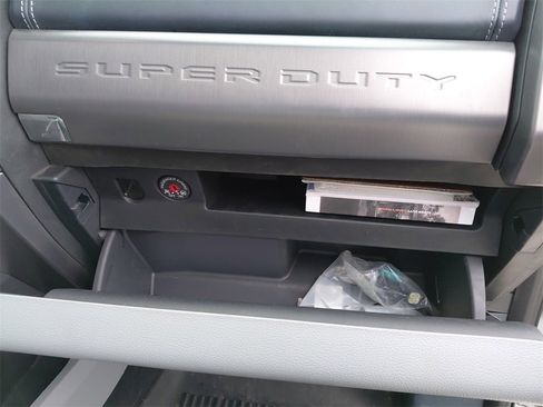 Used 2022 Ford F350 Limited image 16