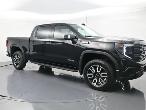 Used 2024 GMC Sierra 1500 AT4 w/ AT4 Premium Package AWD/4WD image 5