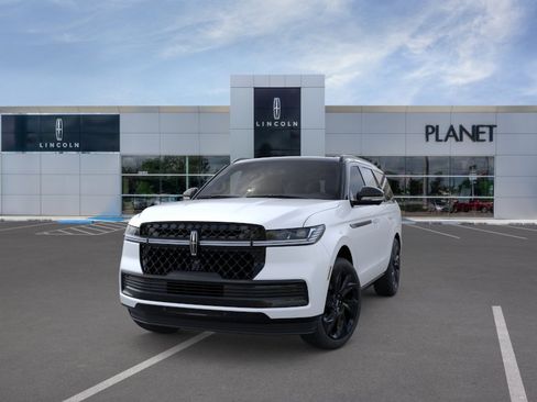 New 2026 Lincoln Navigator Black Label AWD/4WD image 2