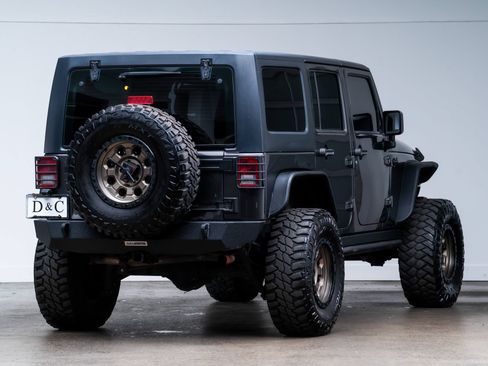 Used 2018 Jeep Wrangler Unlimited Sport w/ Connectivity Group AWD/4WD image 6