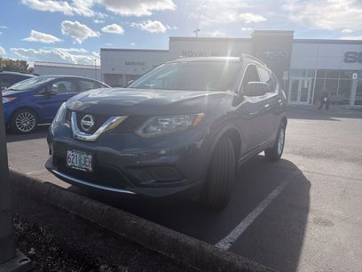 Used 2016 Nissan Rogue SV w/ SV Moonroof Package
