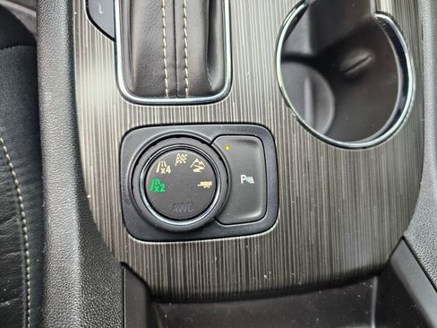 Used 2017 GMC Acadia SLT image 27