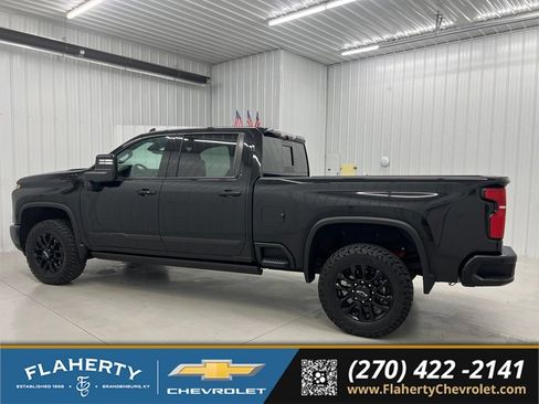 Used 2026 Chevrolet Silverado 2500 High Country w/ Midnight Edition AWD/4WD image 4