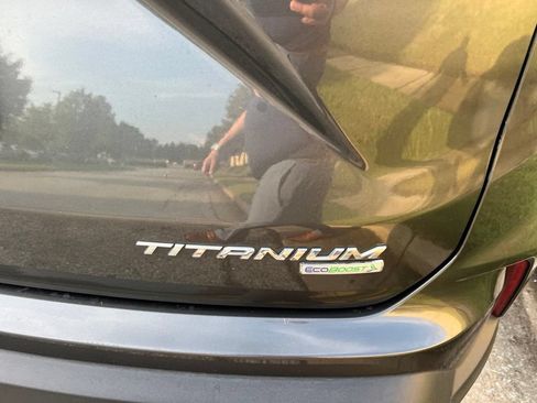 Used 2020 Ford Edge Titanium w/ Equipment Group 301A FWD image 3