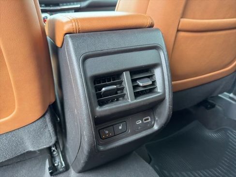 Used 2021 Cadillac XT4 Premium Luxury FWD image 27