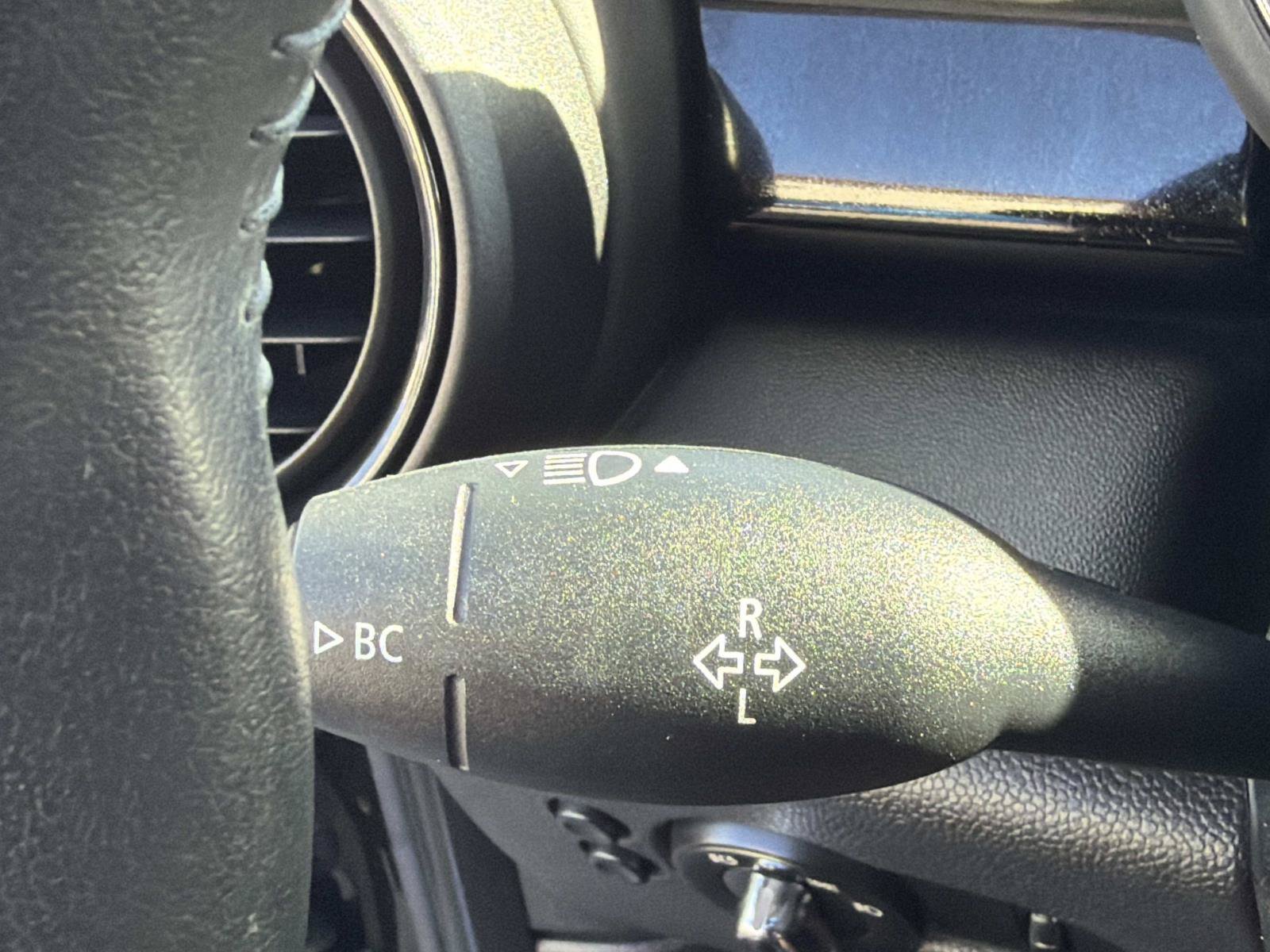 Used 2019 MINI Cooper 2-Door Hardtop FWD image 26