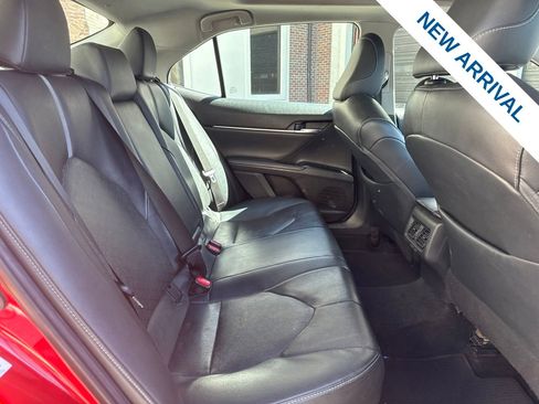 Used 2019 Toyota Camry XSE FWD image 11