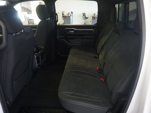 Used 2019 RAM 1500 Big Horn AWD/4WD image 19