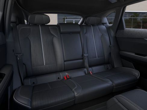 New 2026 Cadillac Optiq Luxury 2 w/ LPO, Floor Liner Package image 17