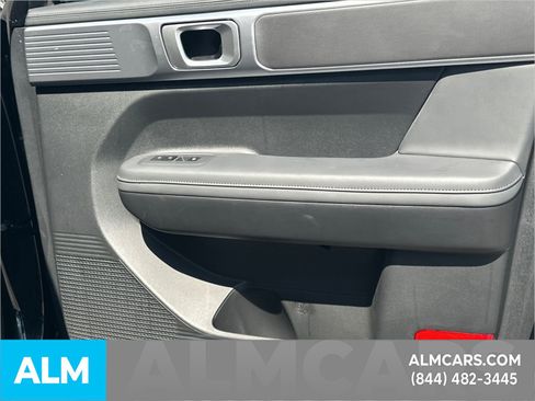 Used 2025 Hyundai Santa Fe SEL FWD image 16