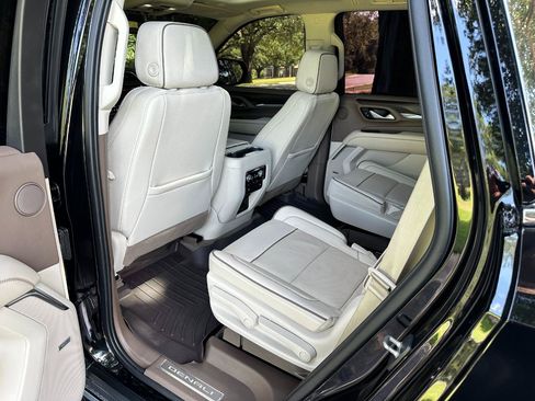 Used 2022 GMC Yukon Denali RWD image 18
