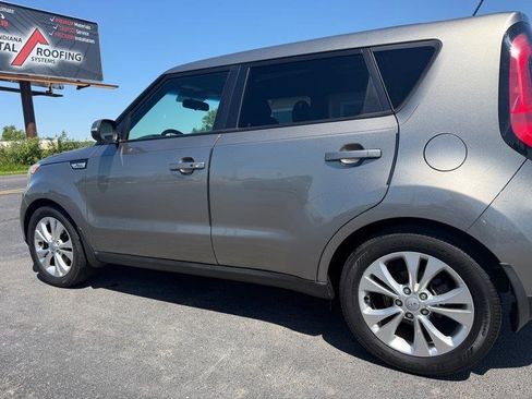 Used 2014 Kia Soul + w/ Primo Package FWD image 36
