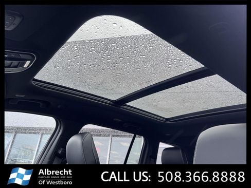 New 2025 Jeep Grand Cherokee Limited image 24