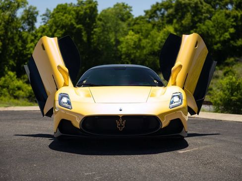 Used 2022 Maserati MC20 Coupe RWD image 11