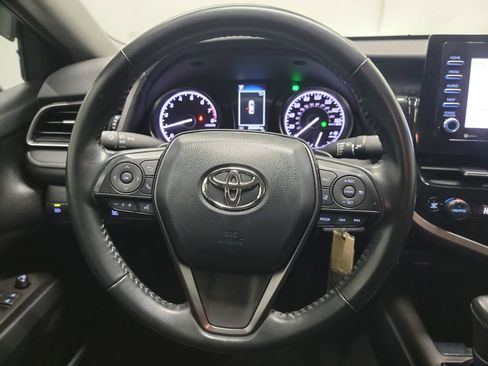 Used 2023 Toyota Camry SE image 17