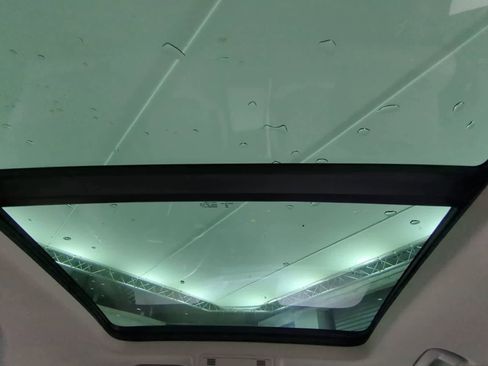 Certified 2023 Volkswagen Taos SE image 21