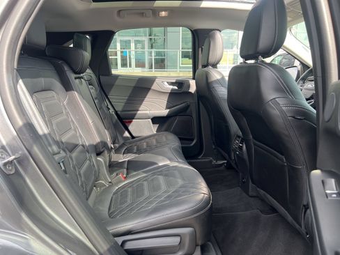 Used 2024 Ford Escape Platinum w/ Premium Technology Package AWD/4WD image 42