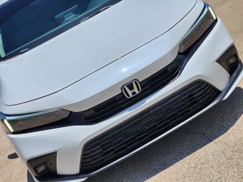 Used 2024 Honda Civic Touring image 14