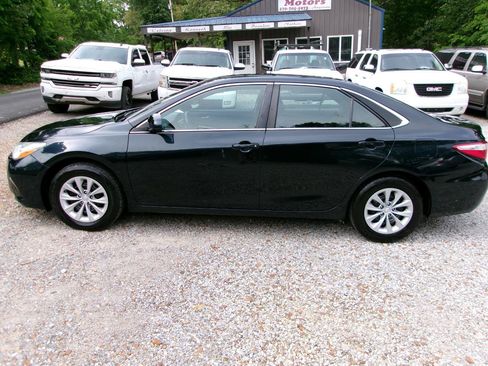 Used 2015 Toyota Camry SE FWD image 8