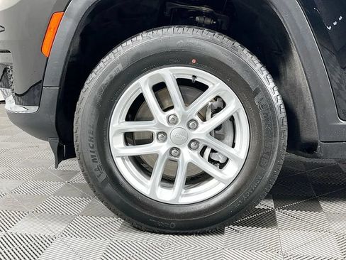 Used 2023 Jeep Grand Cherokee L Laredo AWD/4WD image 31