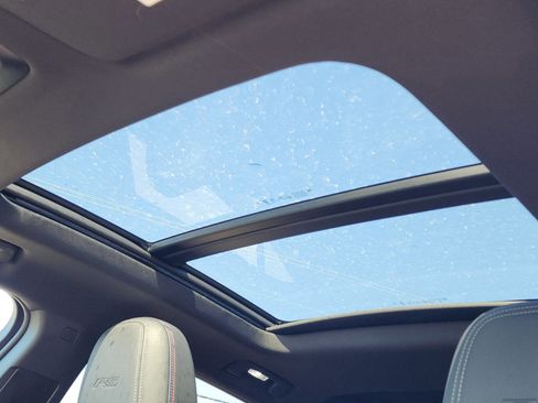 New 2025 Chevrolet Equinox EV RS image 18