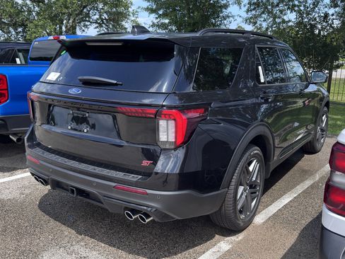 New 2026 Ford Explorer ST AWD/4WD image 3