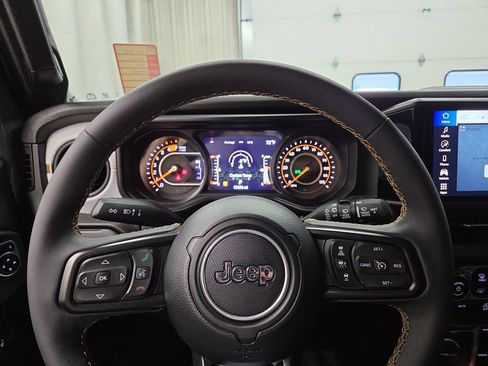 Used 2024 Jeep Wrangler Unlimited Sport AWD/4WD image 22