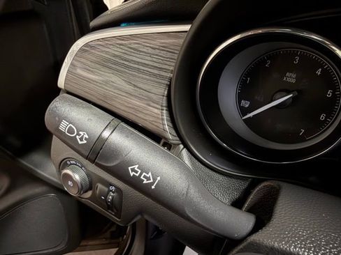 Used 2017 Buick Envision Essence FWD image 36