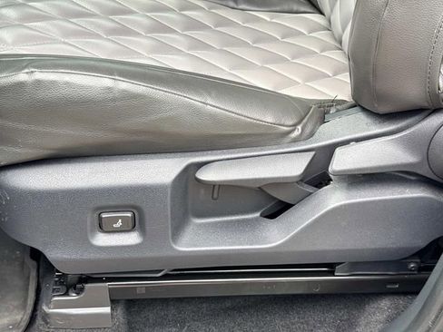 Used 2025 Toyota Tacoma TRD Sport AWD/4WD image 28