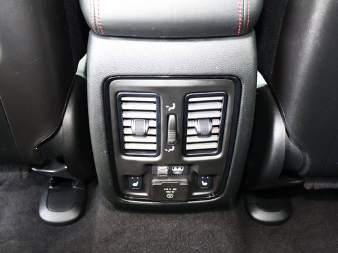 Used 2023 Dodge Durango GT image 13